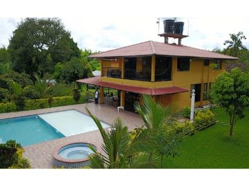 VENTA CASA CAMPESTRE VEREDA DEL MUNICIPIO DE MONTENEGRO QUINDIO