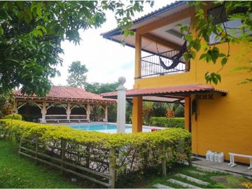 VENTA CASA CAMPESTRE VEREDA DEL MUNICIPIO DE MONTENEGRO QUINDIO