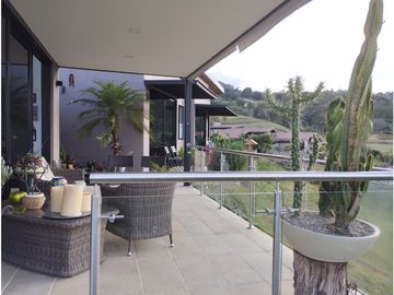 VENTA DE EXCLUSIVA CASA CAMPESTRE EN LLANO GRANDE