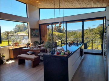 VENTA DE EXCLUSIVA CASA CAMPESTRE EN LLANO GRANDE