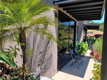 VENTA DE EXCLUSIVA CASA CAMPESTRE EN LLANO GRANDE
