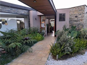 VENTA DE EXCLUSIVA CASA CAMPESTRE EN LLANO GRANDE