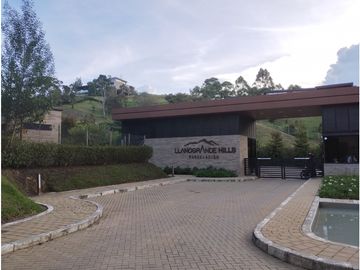 VENTA DE EXCLUSIVA CASA CAMPESTRE EN LLANO GRANDE