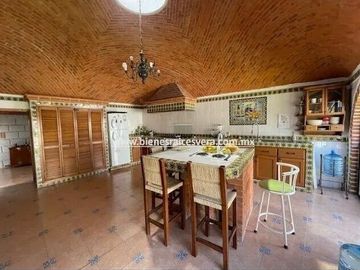 CASA EN VENTA EN TEQUISQUIAPAN. Elsy