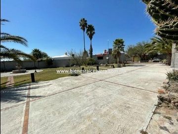 CASA EN VENTA EN TEQUISQUIAPAN. Elsy