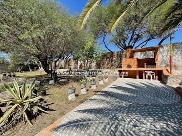 CASA EN VENTA EN TEQUISQUIAPAN. Elsy