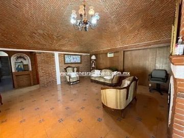 CASA EN VENTA EN TEQUISQUIAPAN. Elsy