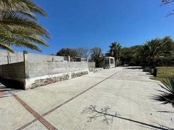 CASA EN VENTA EN TEQUISQUIAPAN. Elsy