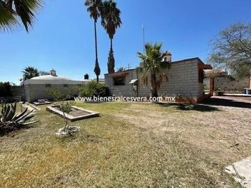 CASA EN VENTA EN TEQUISQUIAPAN. Elsy