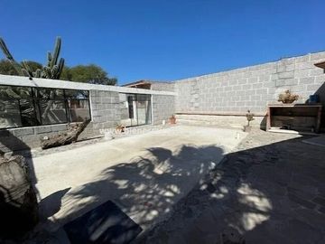 CASA EN VENTA EN TEQUISQUIAPAN. Elsy