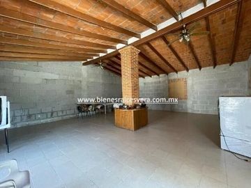 CASA EN VENTA EN TEQUISQUIAPAN. Elsy