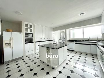 MAJESTUOSO DEPARTAMENTO EN ALQUILER EN SAN ISIDRO
