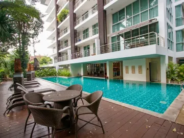 Executive 1 Bedroom Condo For Sale : Peaks Garden Chang Klan