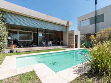 Casa en barrio cerrado Brisanova (Pueblo Esther)