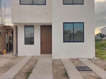 CASA VENTA CIUDAD MADERAS QUERETARO