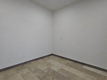 Casa en Venta con 4 Recámaras y Alberca en Mérida
