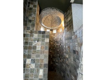 VENTA CASA 2 PISOS EN LOMA ALEGRE ALTOS DEL GOLF