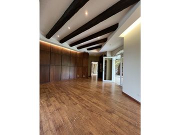 VENTA CASA 2 PISOS EN LOMA ALEGRE ALTOS DEL GOLF