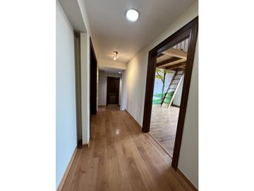 VENTA CASA 2 PISOS EN LOMA ALEGRE ALTOS DEL GOLF