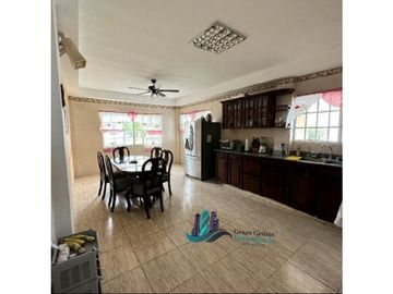 VENTA DE CASA EN URBANIZACIÓN LA PERLA