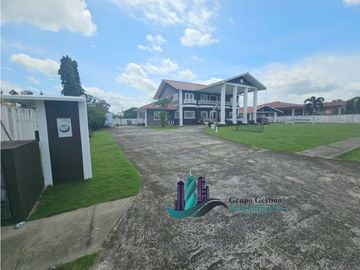 VENTA DE CASA EN URBANIZACIÓN LA PERLA