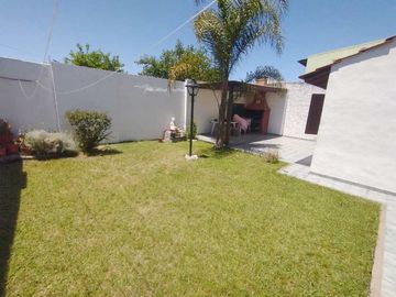 Chalet en venta en Castelar Sur
