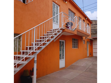 Casa en venta con cuatro departamentos en calle Ocampo, Cuajimalpa