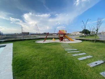 Casa en condominio en  Venta en Querétaro, Lomas Campanario Norte