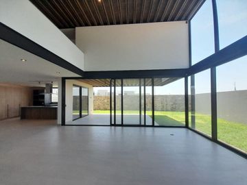 Casa en condominio en  Venta en Querétaro, Lomas Campanario Norte