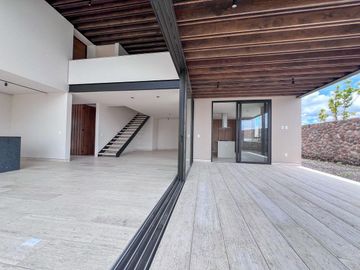 Casa en condominio en  Venta en Querétaro, Lomas Campanario Norte