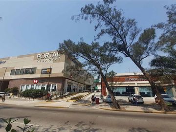 Casa en Salvador Diaz Miron, enfrente de plaza portal, Veracruz