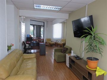 Casa en Venta en Valenzuela Castillo N° 1200