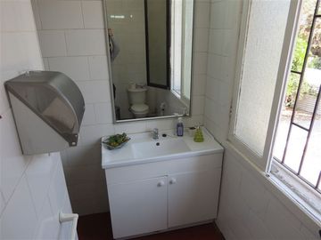 Casa en Venta en Valenzuela Castillo N° 1200