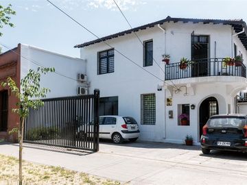 Casa en Venta en Valenzuela Castillo N° 1200