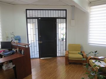 Oficina en Venta en Valenzuela Castillo N° 1200