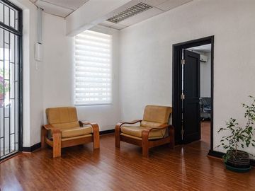 Oficina en Venta en Valenzuela Castillo N° 1200