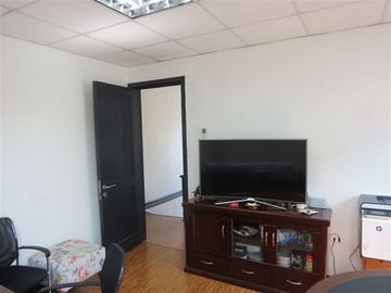 Oficina en Venta en Valenzuela Castillo N° 1200
