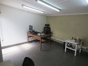 Oficina en Venta en Valenzuela Castillo N° 1200