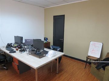 Oficina en Venta en Valenzuela Castillo N° 1200