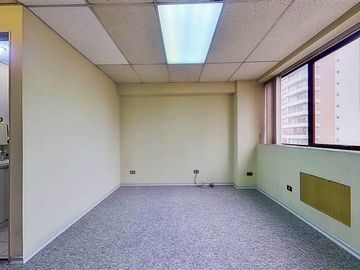 Oficina en Venta en Padre Mariano con Av. Providencia