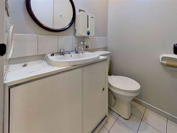 Oficina en Venta en Padre Mariano con Av. Providencia