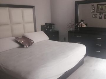 BONITA CASA EN CD LAGO