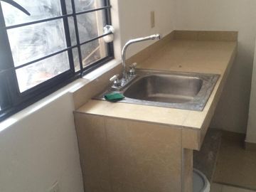 CASA CON 4 DEPARTAMENTOS EN VENTA