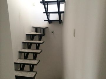 CASA CON 4 DEPARTAMENTOS EN VENTA