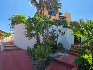 CASA FRENTE AL MAR EN COSTA MUJERES EN CANCUN COLDWELL BANKER
