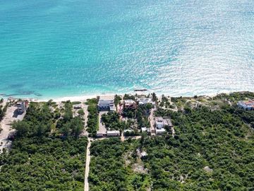 CASA FRENTE AL MAR EN COSTA MUJERES EN CANCUN COLDWELL BANKER
