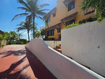 CASA FRENTE AL MAR EN COSTA MUJERES EN CANCUN COLDWELL BANKER