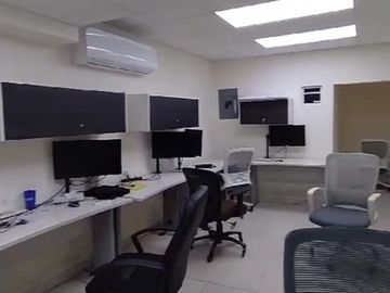 VENTA DE OFICINA EN LA COL.VALLE DEL NOGALAR EN VENTA EN SAN NICOLAS DE LOS G.