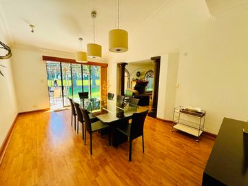 Casa en Venta con Estacionamiento y Jardín junto al Club de Golf las Fuentes