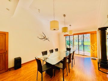 Casa en Venta con Estacionamiento y Jardín junto al Club de Golf las Fuentes
